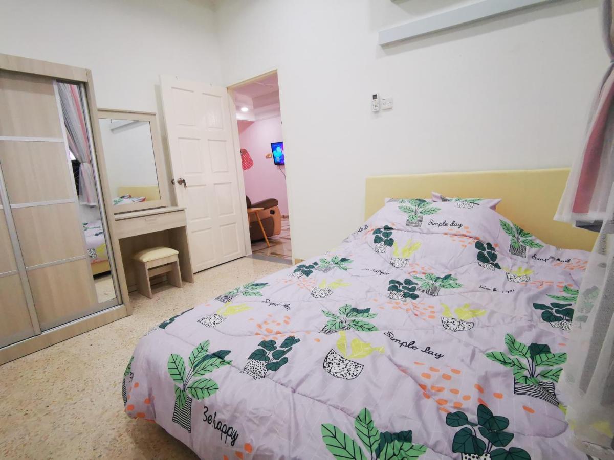 Вилла Bagan Terrace House Near To Sunway Carnival Mall, Seberang Jaya Баттерворт Экстерьер фото