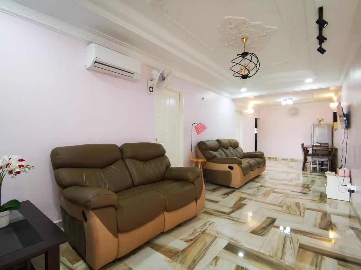 Вилла Bagan Terrace House Near To Sunway Carnival Mall, Seberang Jaya Баттерворт Экстерьер фото